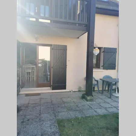 Riva Bella, Ouistreham, Charmant Rez-de Jardin En Bord De Mer Ouistreham